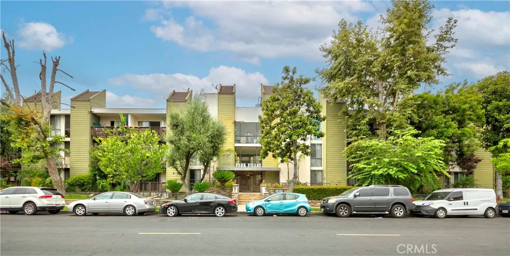 525 S Ardmore Avenue 336, Los Angeles, California 90020 home-pic-22